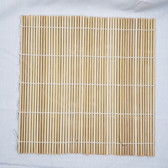 Bundle Bamboo Mats/Trivets and Mini Cutting Board - Picture 5 of 7